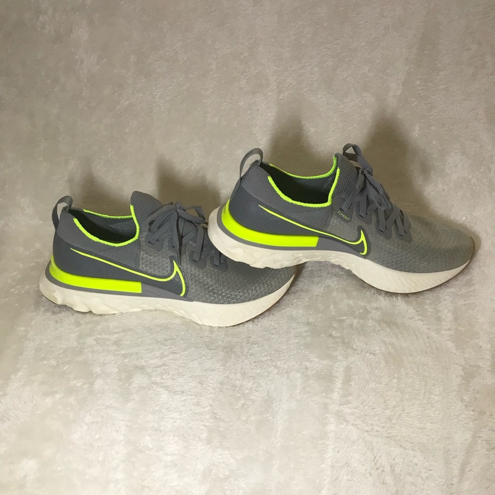 Nike mens running shoes Size 11